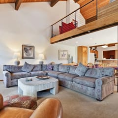 Ridgepoint Ski Escape - Great View, Wood Burning Fireplace - By Ski-Out Trail