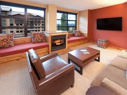 Grand Summit - Luxury Spacious Full One Bedroom - Image 3