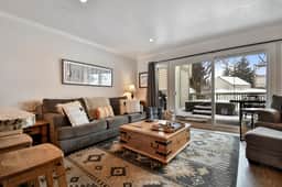 RC172 Racquet Club Rendezvous - New Listing - Image 2