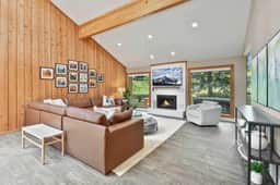Stylish Retreat: 3,600+ Sq; Walk to Cabriolet Lift - Image 5
