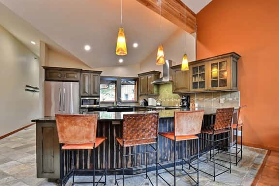Enclave Dream at Silver Lake Village - Hot Tub, Walk to Lifts - Image 1