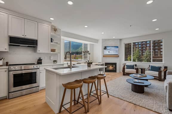 Completely Remodeled (Summer 2025) Luxury Silverado Lodge - Image 2
