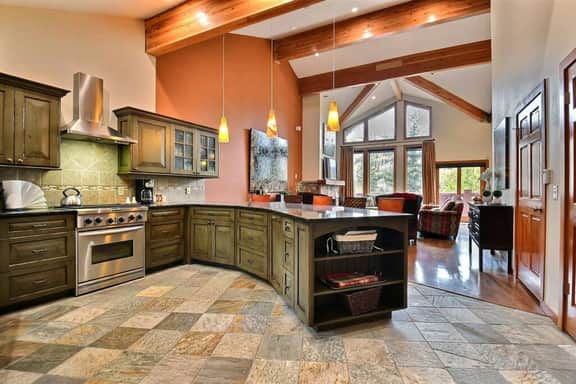 Enclave Dream at Silver Lake Village - Hot Tub, Walk to Lifts - Image 2