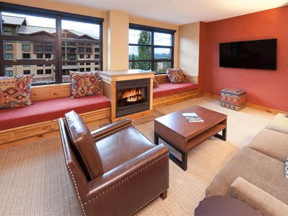 Grand Summit - Luxury Spacious Full One Bedroom - Image 3
