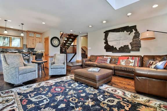 PO650 · Mountain Crest Ski Estate - Free Shuttle Stop Just Yards Away - Image 2
