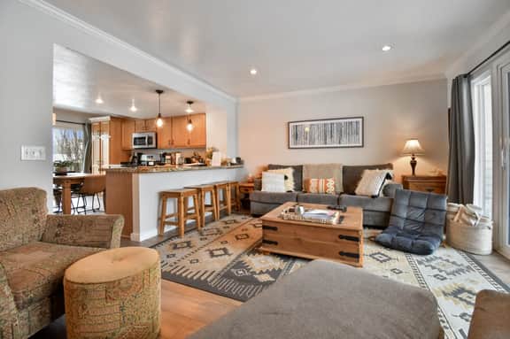 RC172 Racquet Club Rendezvous - New Listing - Image 4