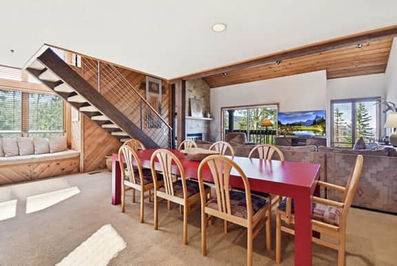 Ridgepoint Ski Escape - Great View, Wood Burning Fireplace - By Ski-Out Trail - Image 5