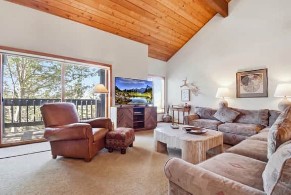 Ridgepoint Ski Escape - Great View, Wood Burning Fireplace - By Ski-Out Trail - Image 3