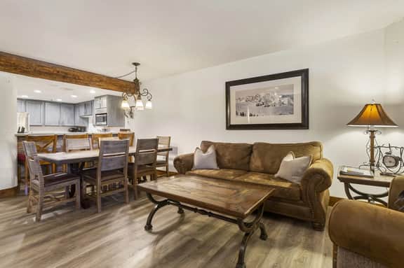 SK318 · Silver King Ski Escape - Image 2